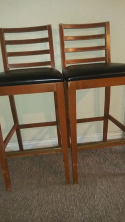 Bar chairs Or Stools 