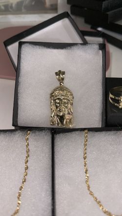 Gold Jesus Pendant 