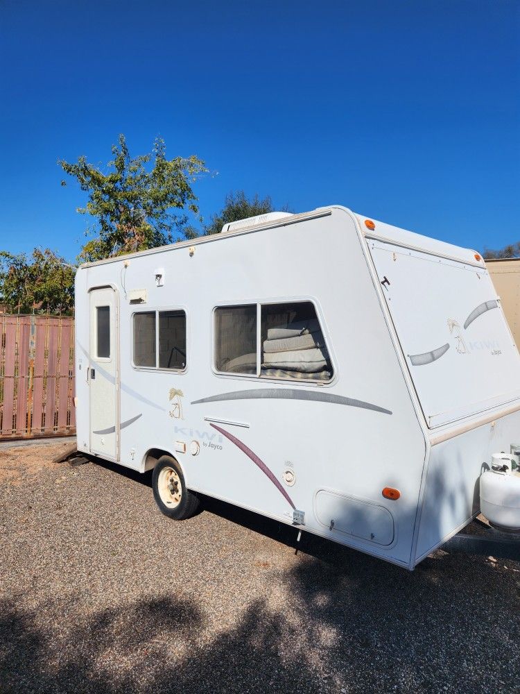 2000 Jayco Kiwi 17ft Notorized Title for Sale in Glendale, AZ OfferUp