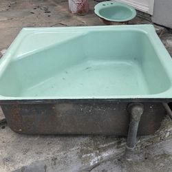 Antique  Bath Tube