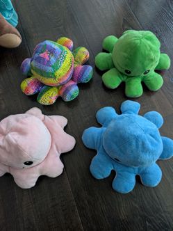 Octopus Reversible Plushie in San Fernando 91340