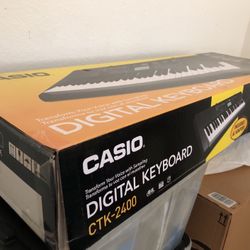 Casio digital keyboard CTK – 2400