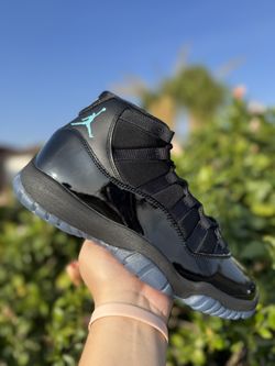Jordan 11 Gamma Size 10 & 11
