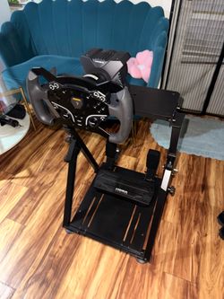 Moza R3 Racing Wheel and Pedals