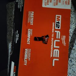 Milwaukee M12 Fuel  1/4 Hex Impact Drill Kit