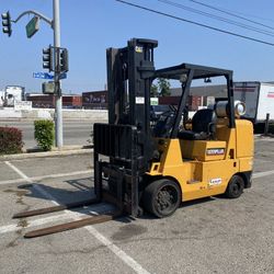 2007 CATERPILLAR GC45K 10,000 LBS 3 STAGE SIDE SHIFT PROPANE ENGINE FORKLIFT, RUNS GOOD, HOURS 5652