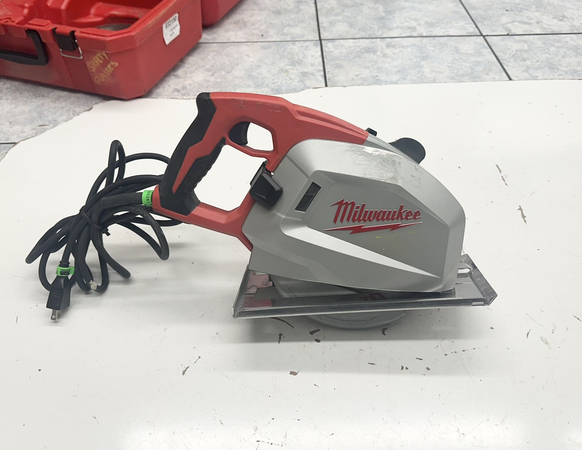 Milwaukee - Circular Saw -6370-20