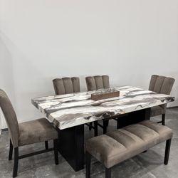 Gorgeous Dining Table New In Box $10DOWN 