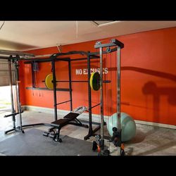 Squat Rack With Cable Attachments 