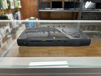 NUC Model NUC6i7KYK mini desktop computer core i7-6th gen 16GB RAM 512GB SSD