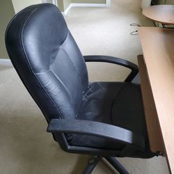 Black Leather Swivel Office Chair With Wheels
