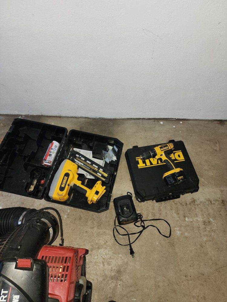 DEWALT