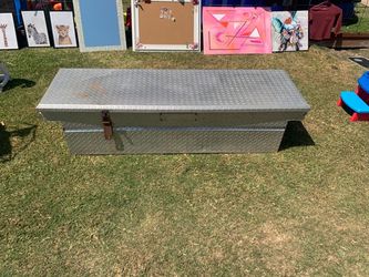 Selling As Is 2013 Chevy Silverado 1500 Aluminum Tool Box. One Broken Shock And Key Lock