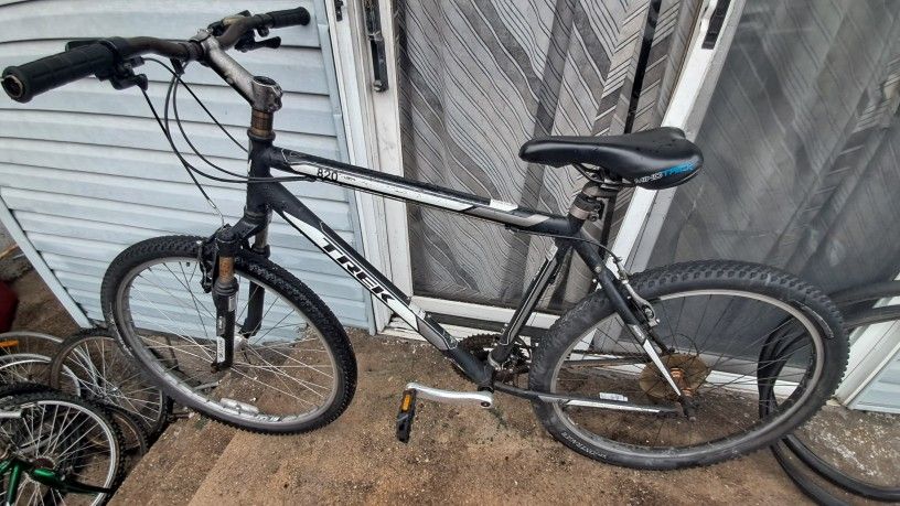 Trek 820
