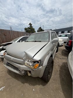 2002 Infiniti QX4