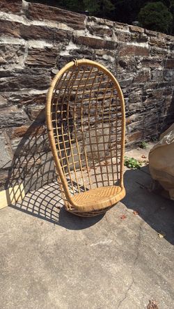 Vintage Rattan Peacock Chair – Boho / MCM Statement Chair”