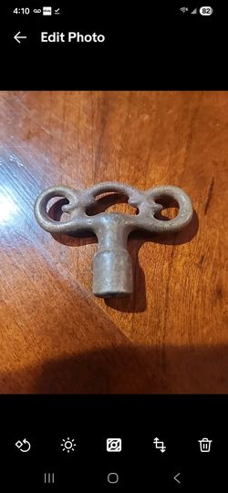 Antique Ornate Cast Iron Metal Radiator Valve / Clock Key