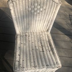 White Vintage Wicker Chair 