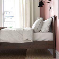 SONGESAND Queen Bed & Mattress Set
