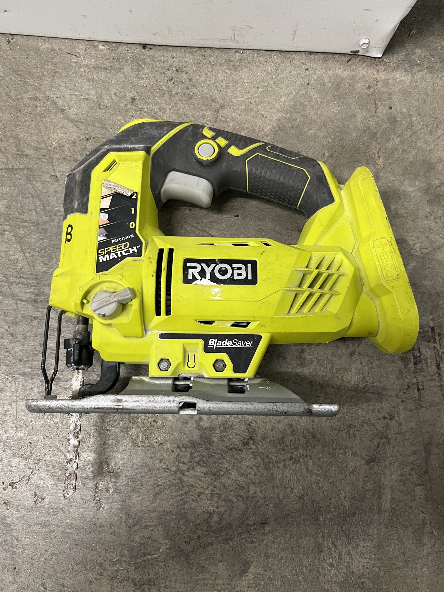 Ryobi 18V ONE+ Cordless Orbital Jig Saw (TOOL ONLY)