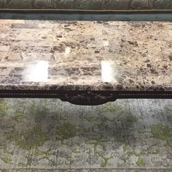 Three-piece occasional table set