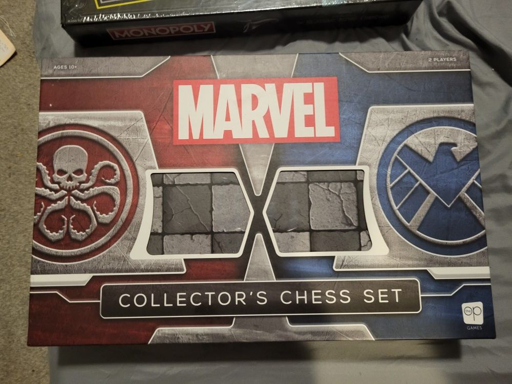Marvel Collectors Edition Chess Set Never Used