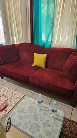 Couch/sofa/velvet Maroon from pier 1 excellent condition with extra cousins and pillows
