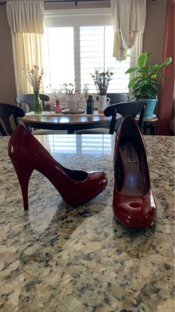 Red Steve Madden patten leather heels size 7 M