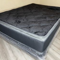 14" Queen Midnight Collection Hybrid Pillow Top Mattress!