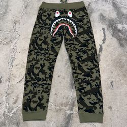 Bape Green Desert Camo Shark Sweat Pants🪖