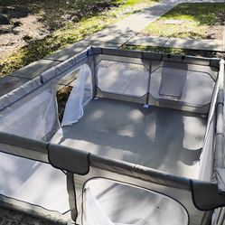 Pack and play/play pen