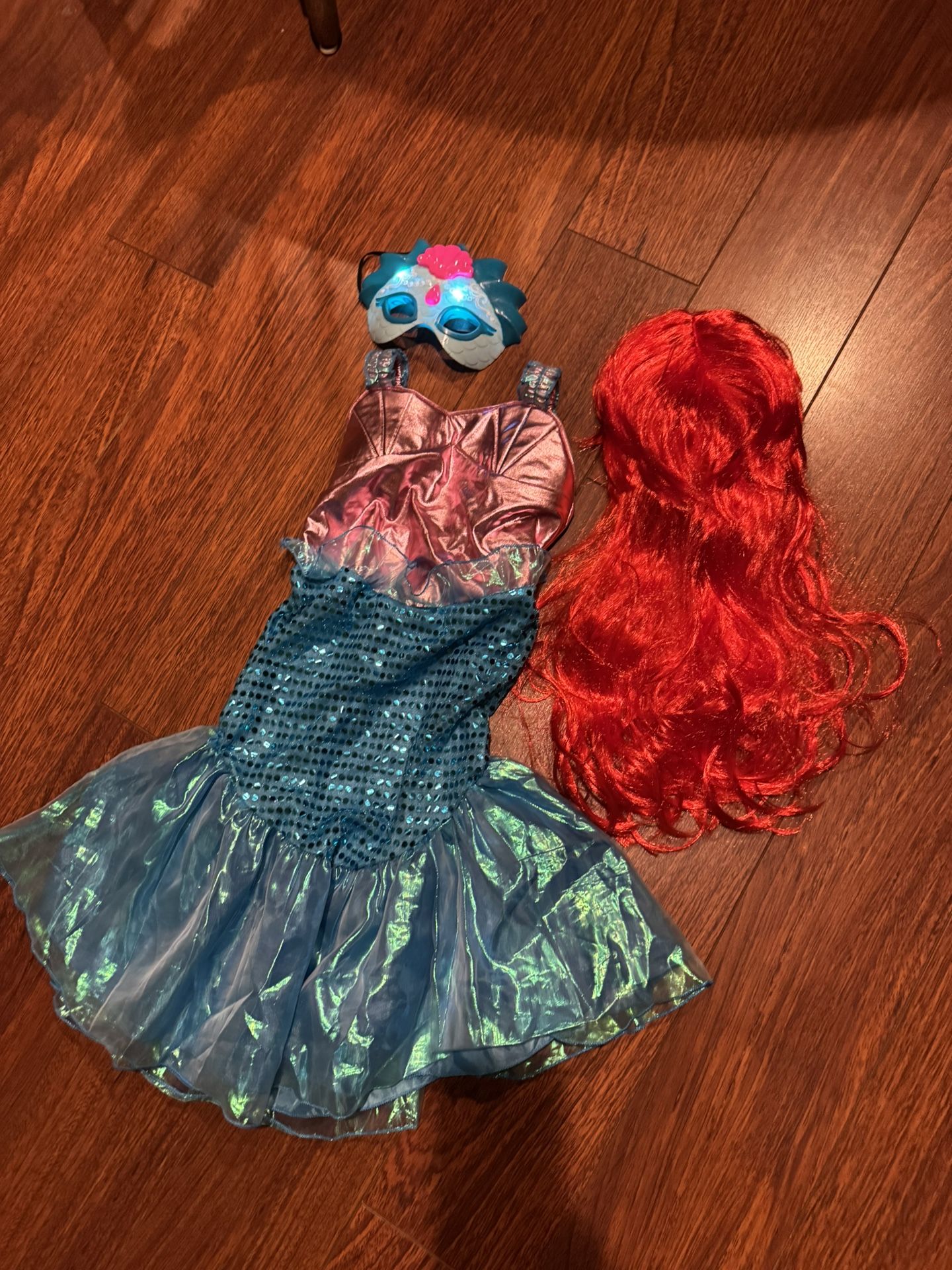 Halloween costume Ages 6-7