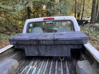 Locking Rubbermaid Truck Tool Box