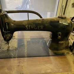Singer Sewing Machine 