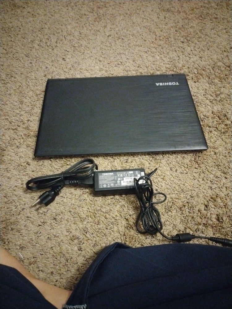 Laptop Toshiba For Parts Or Repair 