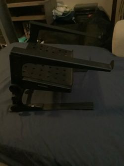 Laptop stand