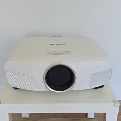 Epson Home Cinema 4010
