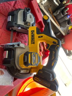 New dewalt bandsaw never used