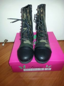 Army boots with faux leather new in box i have a size (contact info hidden)