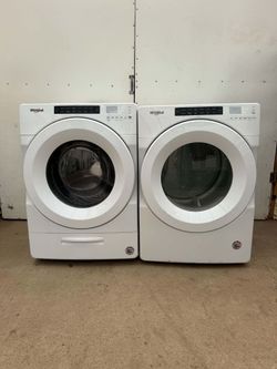 Whirlpool Washer And Gas Dryer Laundry Set