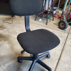 Black Office Swivel Adjustable Chair
