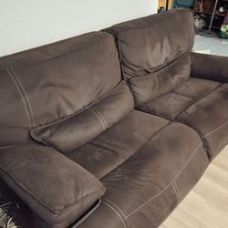 BROWN UPH PWR RECLINING LOVESEAT
