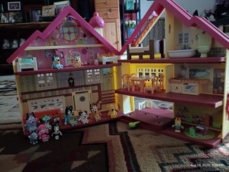 Bluey Family Home Playset with Figures and Accessories