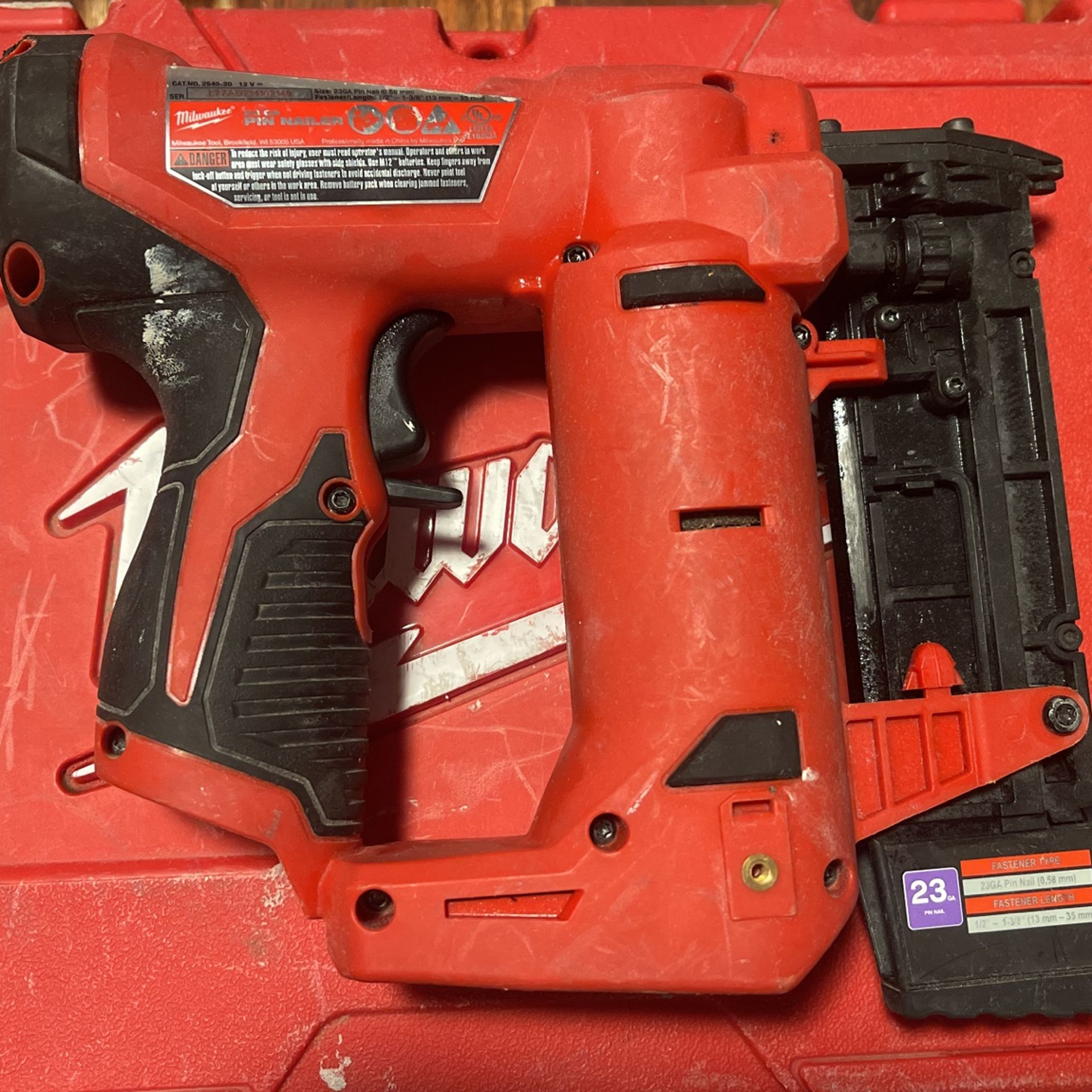 Milwaukee Nail Gun 23 GA for Sale in San Jose, CA OfferUp