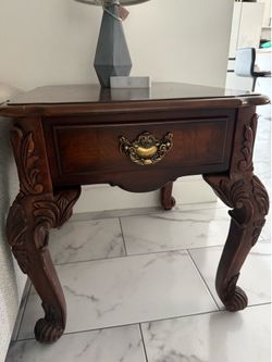 Broyhill Vintage Mahogany End Tables / Nightstands - Matching Pair