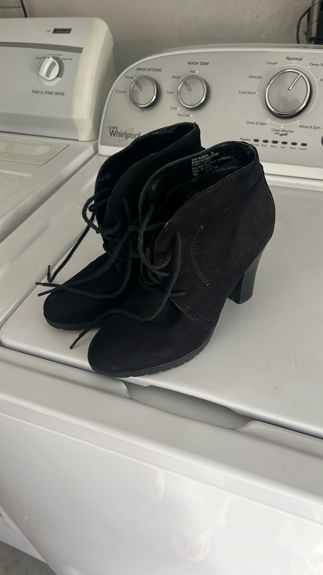 Womens Boots Size 7 