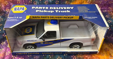 2011 Exclusive NAPA Auto Parts Custom Parts Delivery Pickup Truck toy.Product SpecificationsManufacturer: First GearVehicle Model: Based on a Chevrole