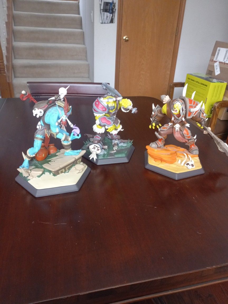 World Of Warcraft Legends Statues