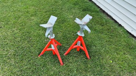 Ridgid 56657 VJ-98 20" - 38" V-Head Low Pipe Stand, 12" Pipe Capacity