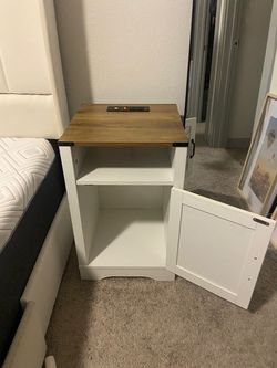 Farmhouse End Table Set of 2 with Charging Station for Bedroom